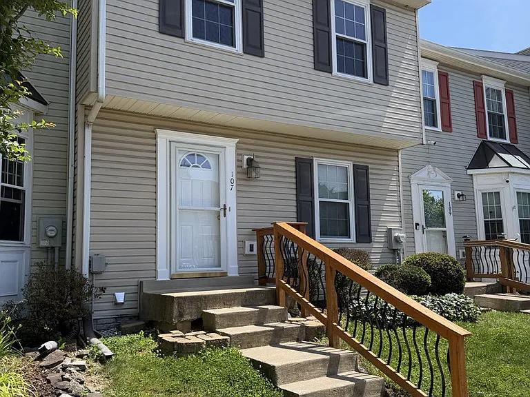 107 Peridot Pl — Photo 2