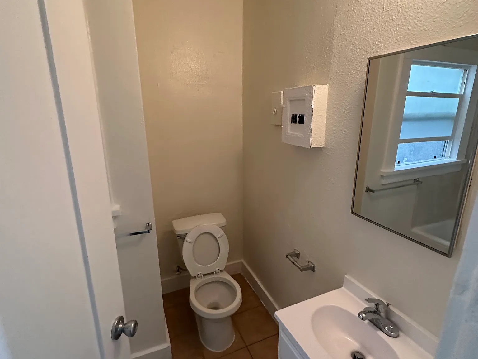 Studio, 550 sqft, $1,800 — Photo 1