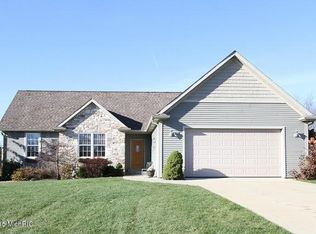 71670 Fox Creek Blvd, Lawton, MI 49065