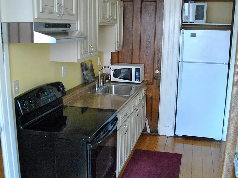 41 1st St #2 — Photo 4