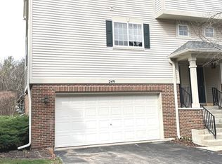 249 Evergreen Cir, Gilberts, IL 60136