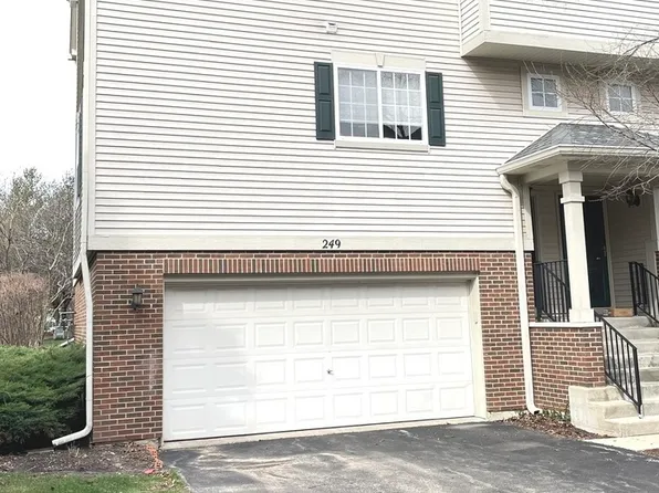 249 Evergreen Cir, Gilberts, IL 60136