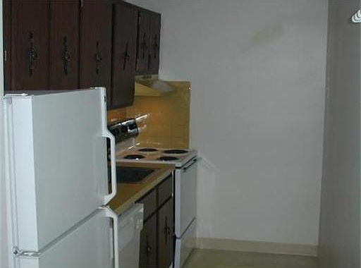 2nd image of 328 Greenwood St APT D1