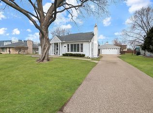 1311 Preston Ln, Hopkins, MN 55343