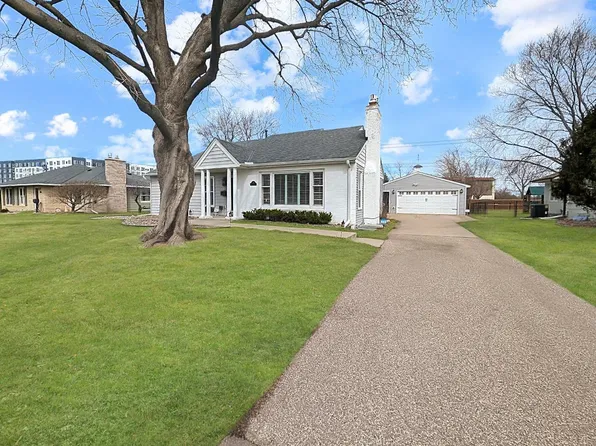 1311 Preston Ln, Hopkins, MN 55343