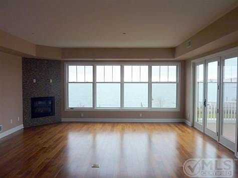 3rd image of 600 S Lakeshore Blvd Unit 10