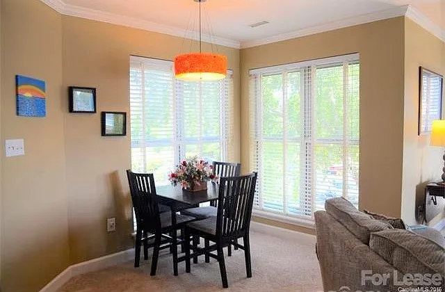 1313 Torrence Cir — Photo 5