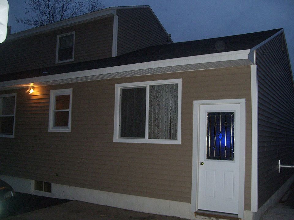 2nd image of 119 Stoney Dr