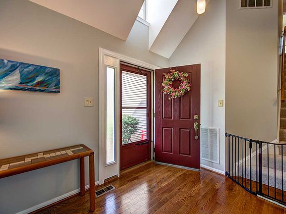 5th image of 3010 Emerald Chase Dr