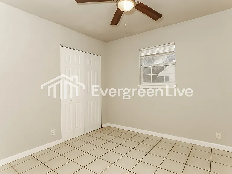 738 Sterling Dr — Photo 12