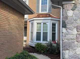 39484 Village Run Dr, Northville, MI 48168