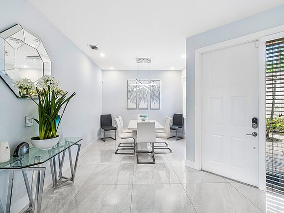 4th image of 8082 Aberdeen Drive #101
