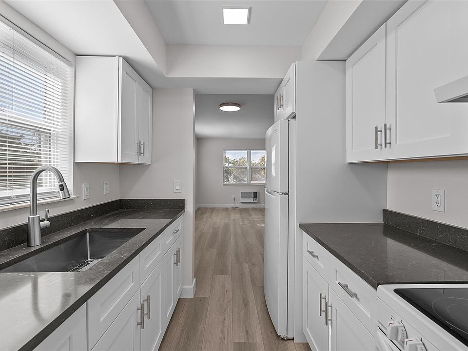 1st image of 1150 E Sample Rd APT 202