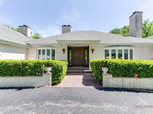 39 Royal Vale Dr, Oak Brook, IL