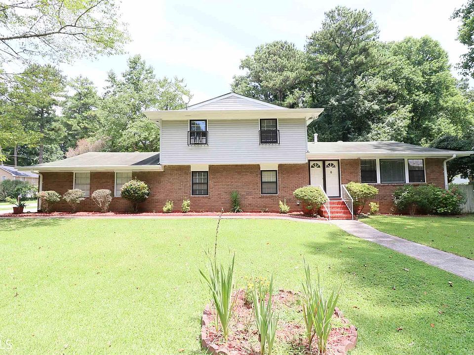 1st image of 1616 Village Dr
