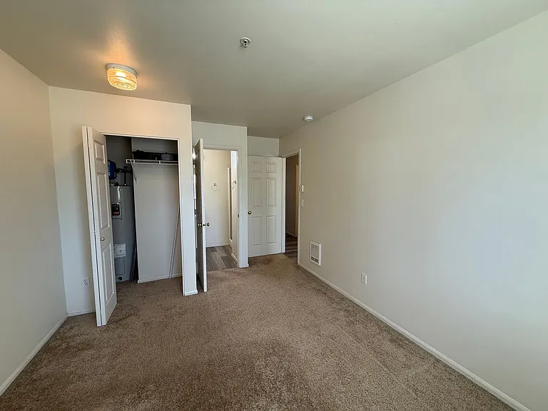 1015 SE 4th St #10 — Photo 7
