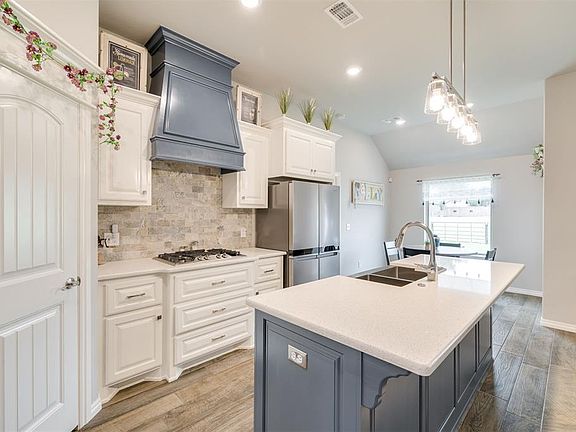 3rd image of 10524 SW 55th St