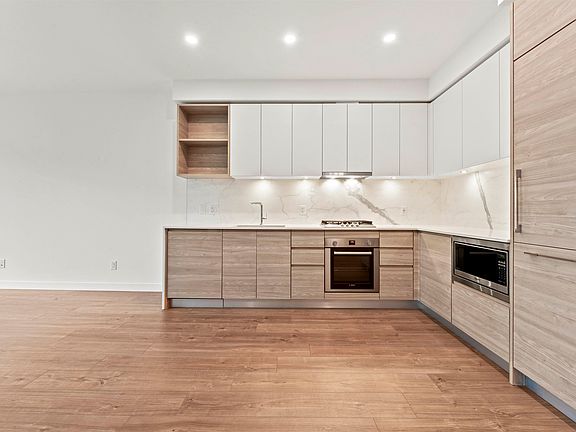 3rd image of 585 Austin Ave #502
