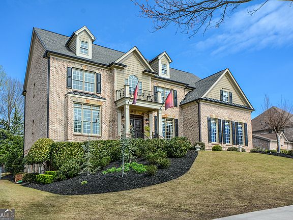3rd image of 3435 Hidden Shoals Rd