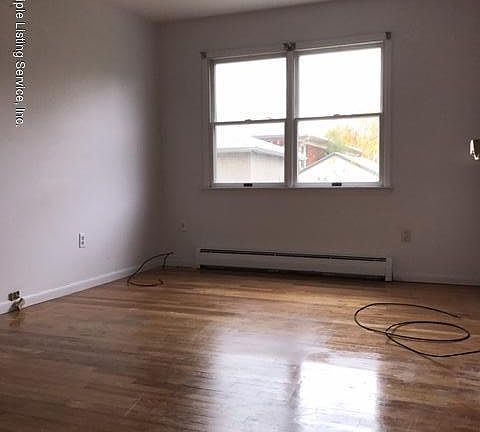5th image of 70 Venice Ave