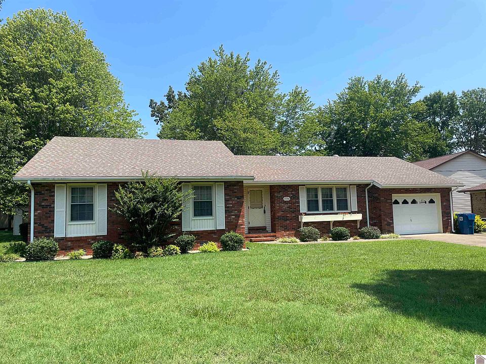 1st image of 1722 Holiday Dr