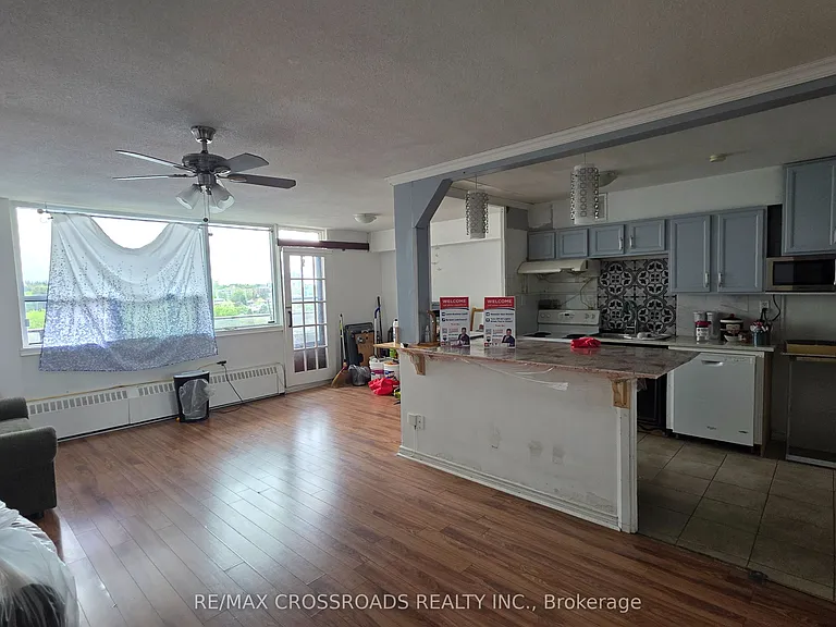 180 Markham Rd #921 — Photo 33
