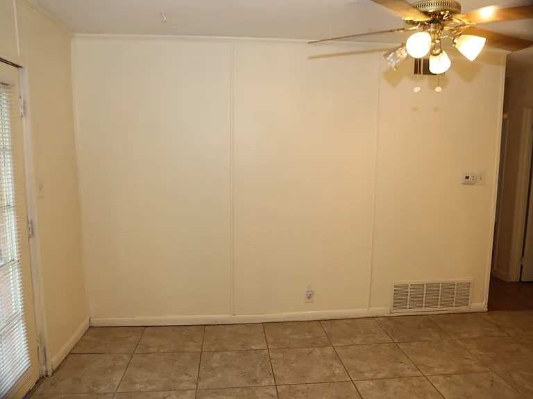 1301 Bandera Ln — Photo 21