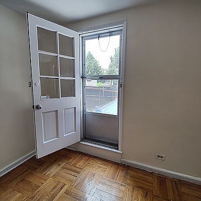 3rd image of 2501 Morris Ave #2B