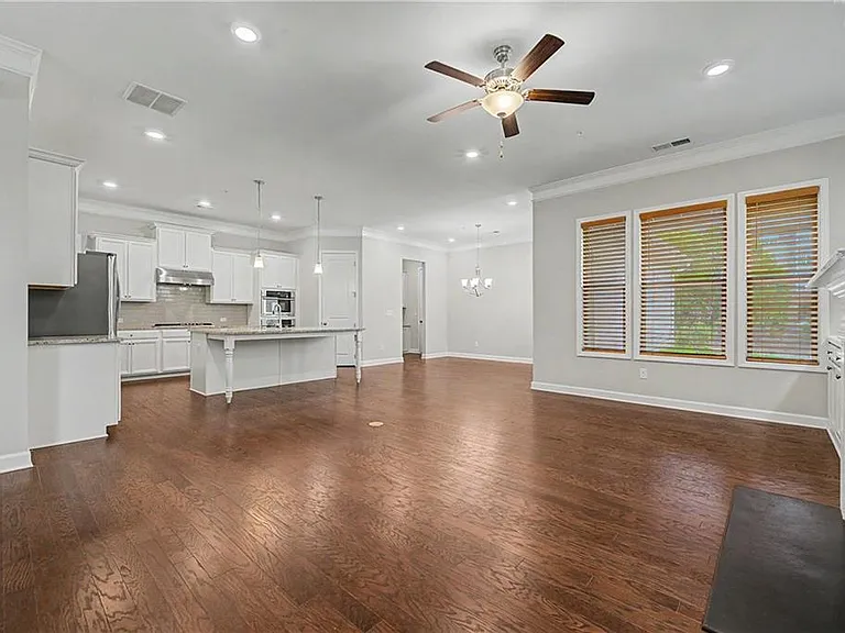 165 Mansfield Dr — Photo 8