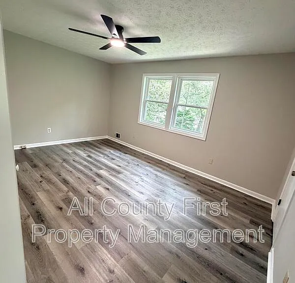 734 S Candler St — Photo 15