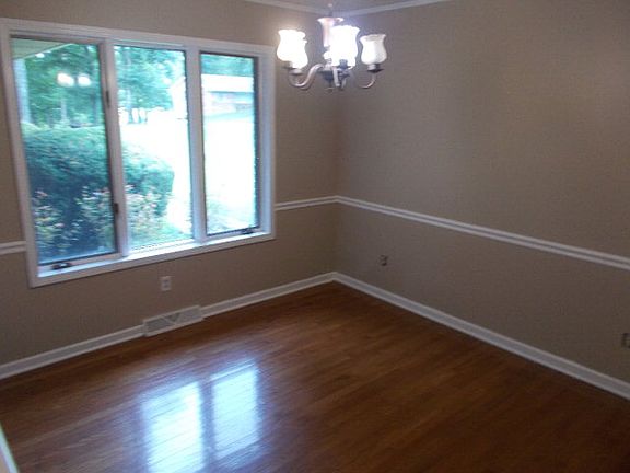 4th image of 329 Woodhaven Dr