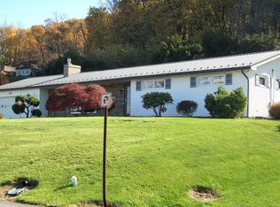 81 Maple St, Mifflinburg, PA 17844