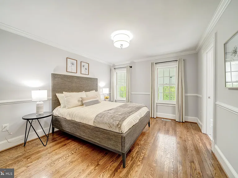 1111 Towlston Rd — Photo 31