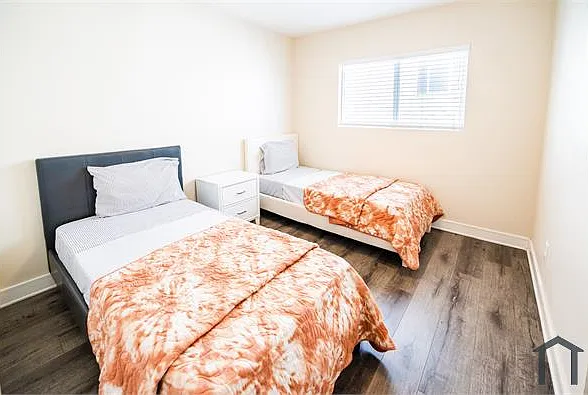 5 bed, 1150 sqft, $4,200 — Photo 4