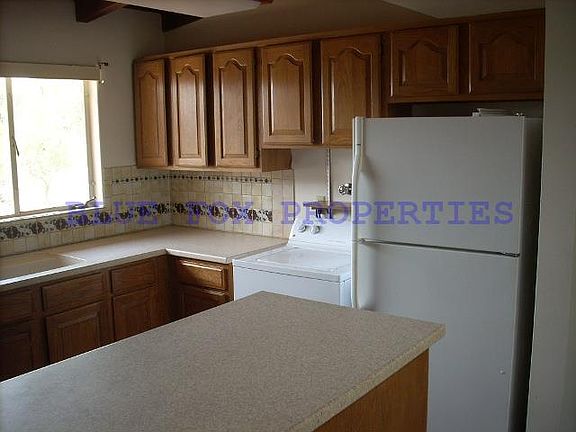 5th image of 432 N La Cholla Blvd