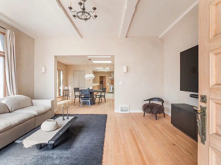 6277 Commodore Sloat Dr — Photo 3