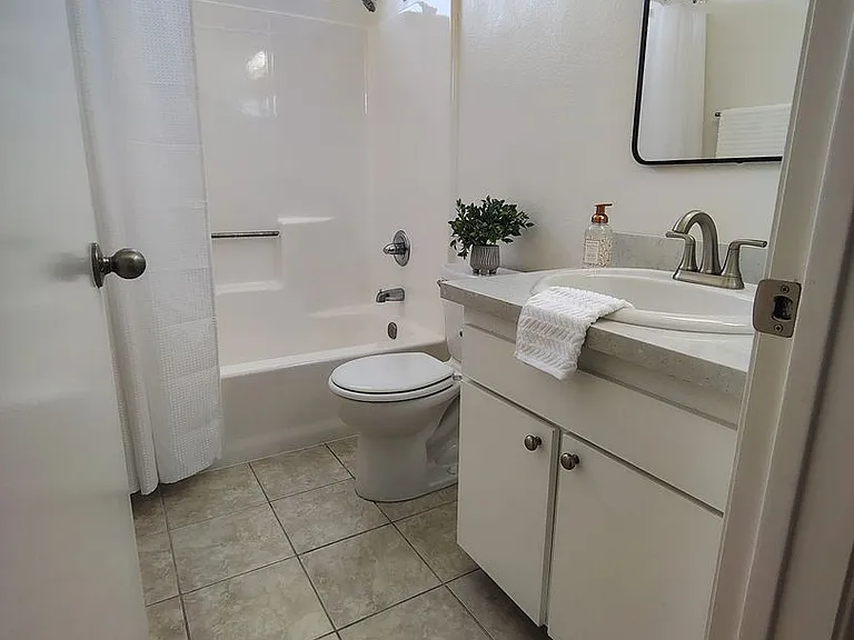 320 W Maple St — Photo 29