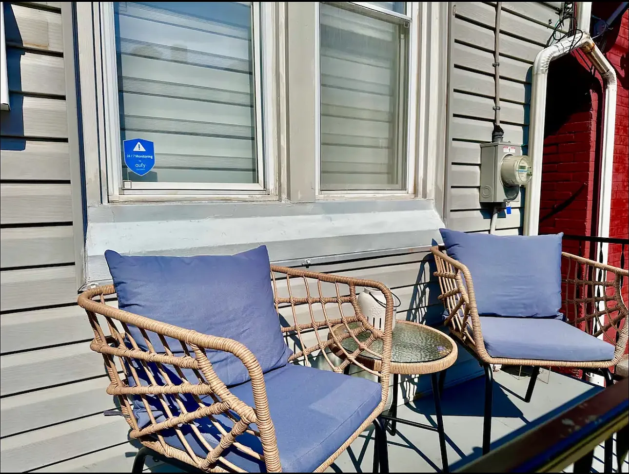 3 bed, 1.5 bath, 1301 sqft, $2,000 — Photo 1