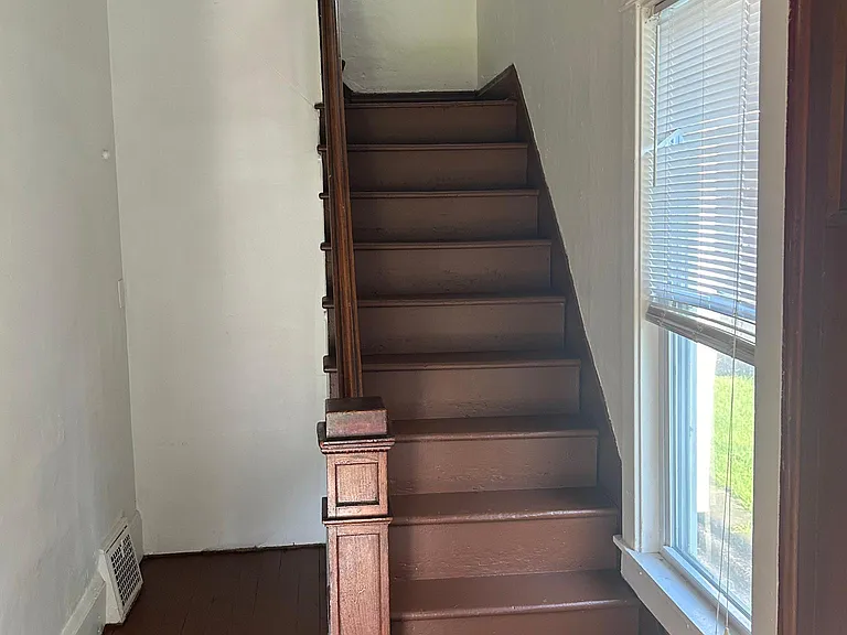 100 8th St NW #2 — Photo 9