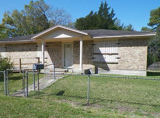 409 N 2nd St, Alvin, TX 77511