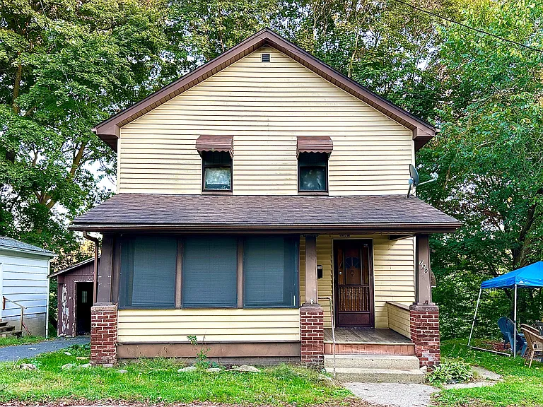 720 Neshannock Blvd — Photo 1
