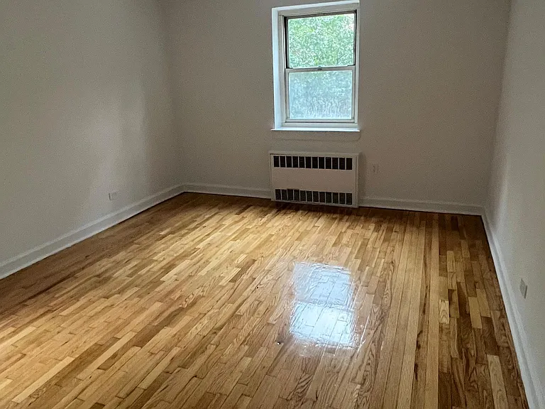 13520 Hoover Ave #5 — Photo 6