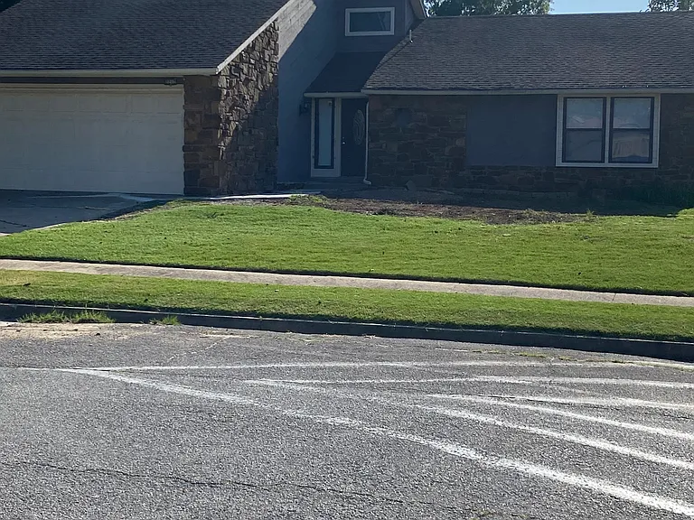 2212 S Fir Ave — Photo 9