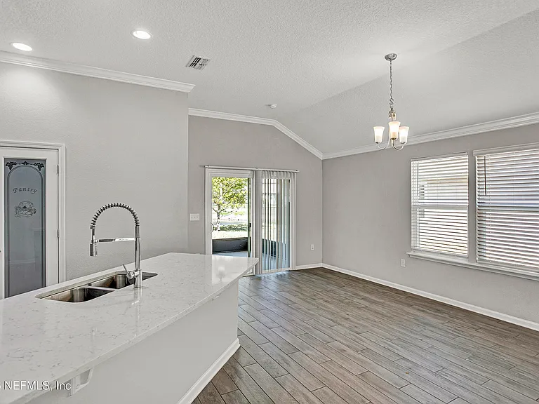 80 Balmoral Castle Dr — Photo 7