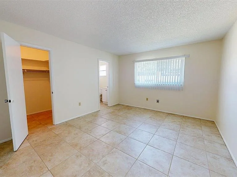 1213 Glen Oaks Dr E — Photo 23