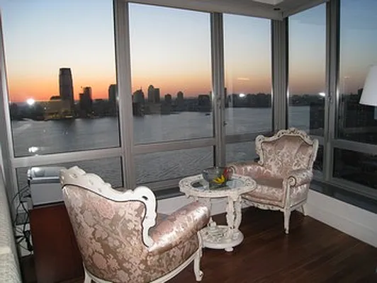 Sold by Battery Park Realty | media 4