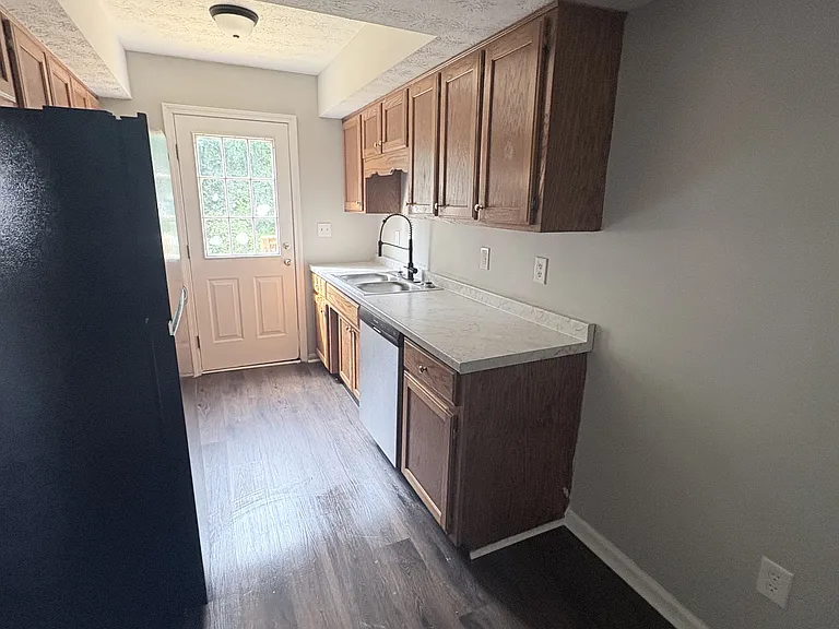 123 Karen Ct — Photo 6