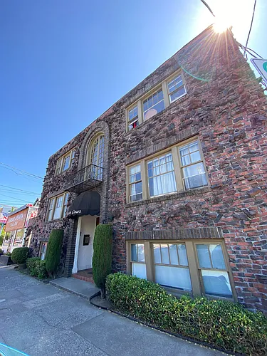 3334 SE Hawthorne Blvd #301 Photo 1 3334 SE Hawthorne Blvd #301 Photo 1