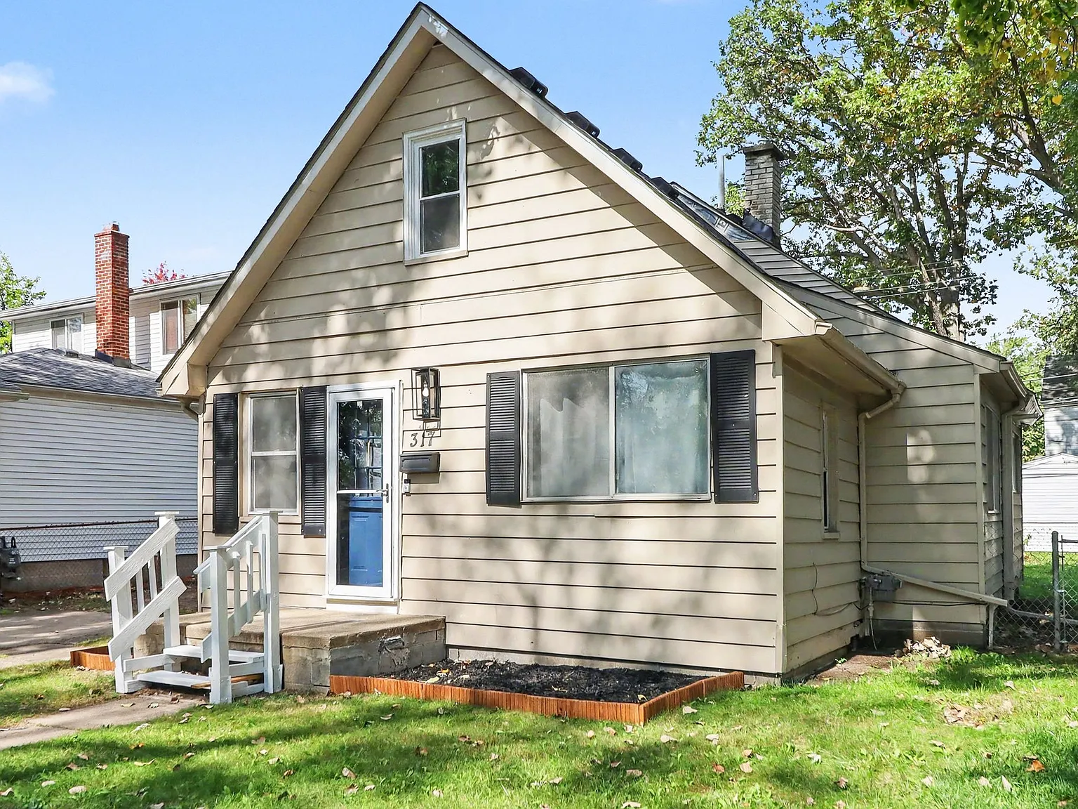 3 bed, 1250 sqft, $1,500 — Photo 2