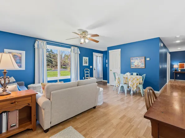 15 W Hill Terrace, Gardiner, ME 04345